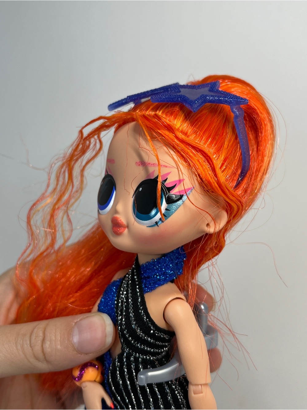 LOL Surprise OMG Fashion Doll Dance Dance Major Lady With Stand Brush Outfit - Picture 7 of 11